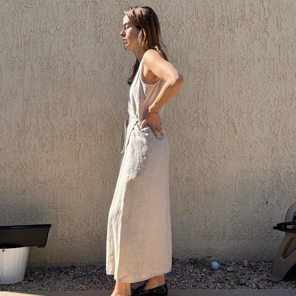 Sleeveless Beige Gap Wrap Dress - Picture 2 of 2